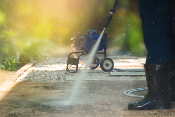 Best Pool Deck Cleaning  in North Bellmore, NY
